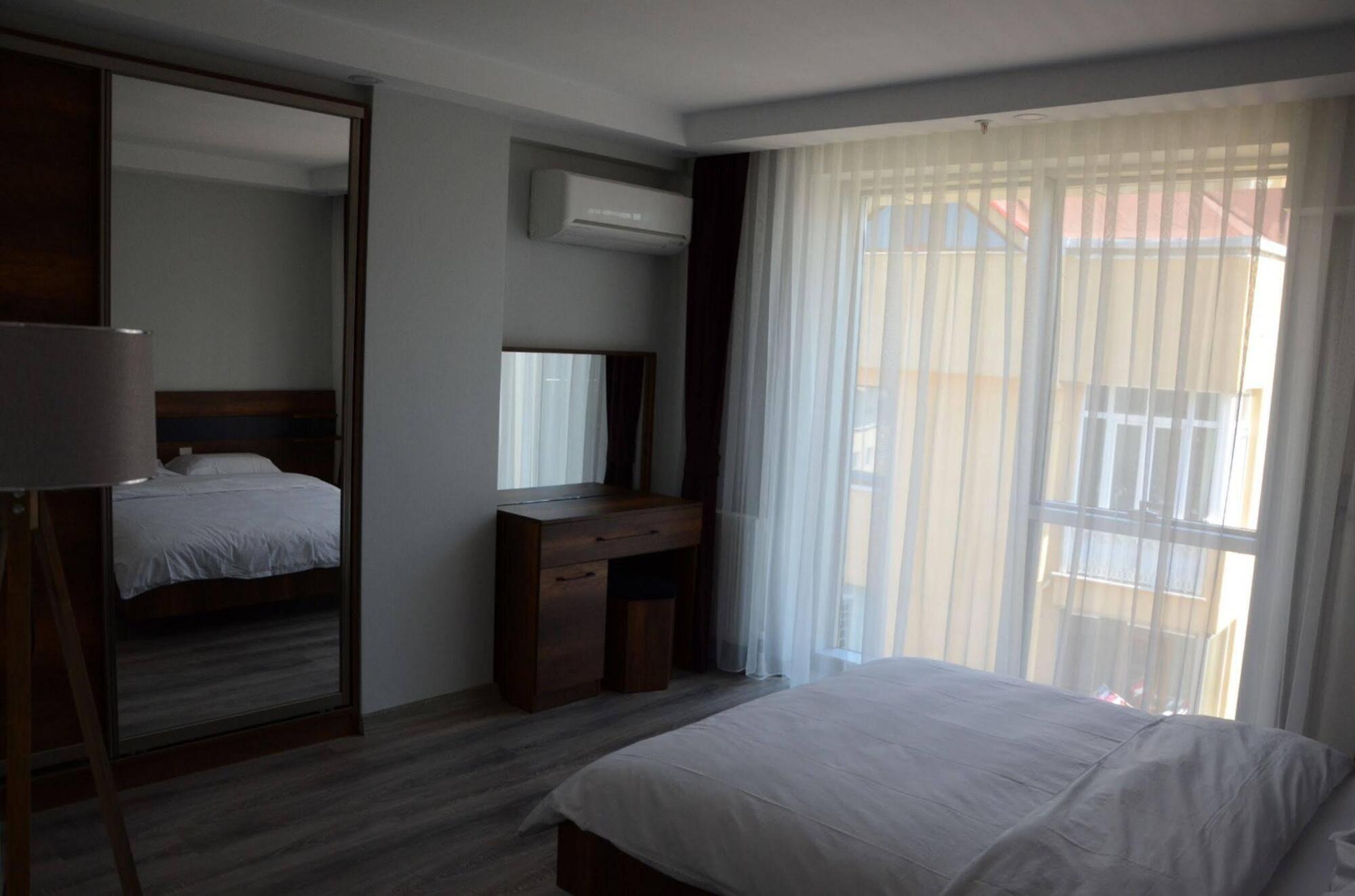 On4 Rooms & Suites Istambul Exterior foto
